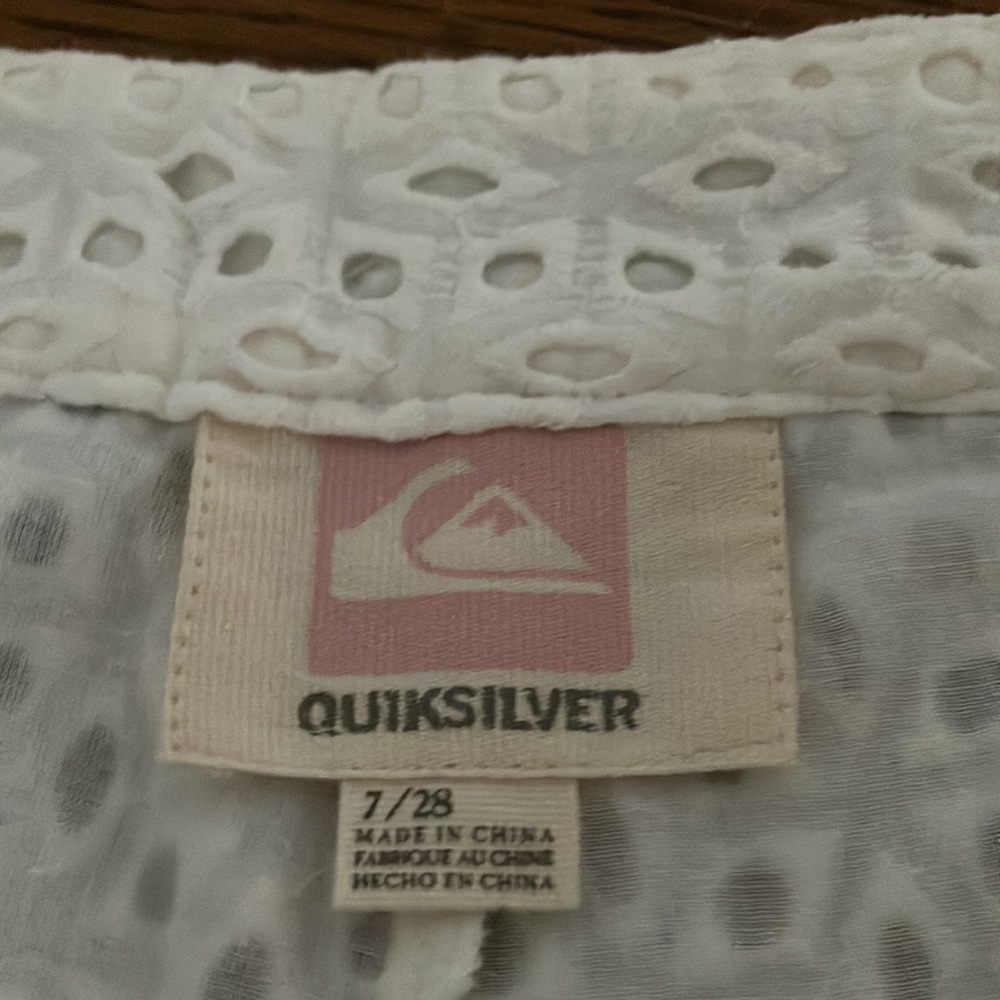 Quicksilver short shorts size 7/28